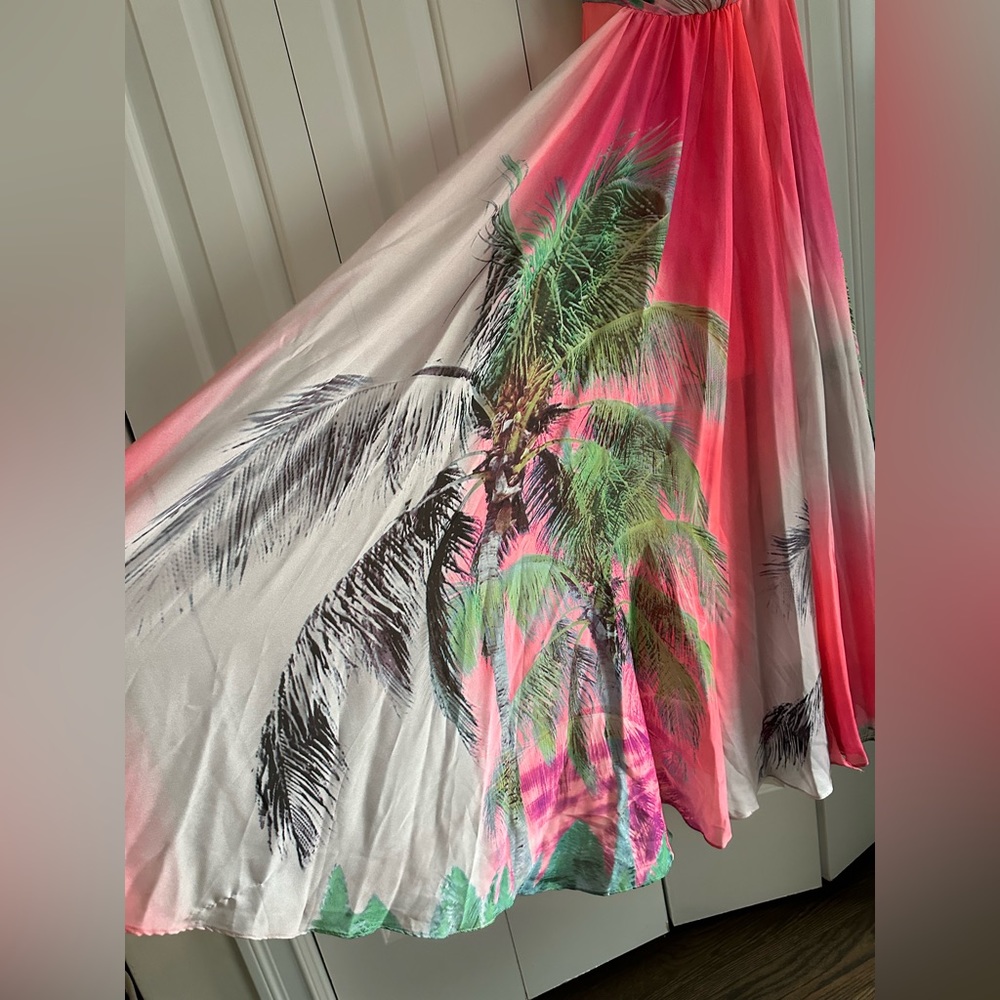 Forever Unique Tropical Statement Dress - Picture 4 of 7